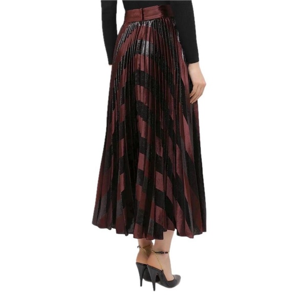 Dolce & Gabbana Pleated Velvet Skirt - Picture 5 of 10